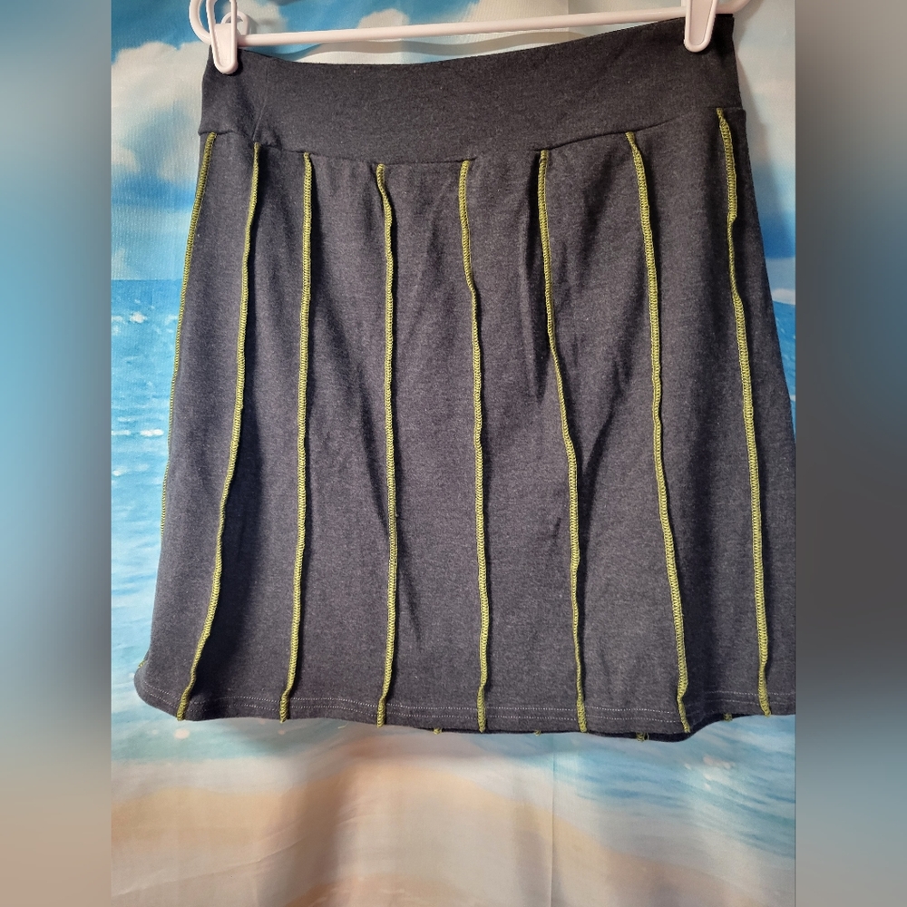 LAURA HLAVAC MINI SKIRT SIZE LARGE 12-14‎